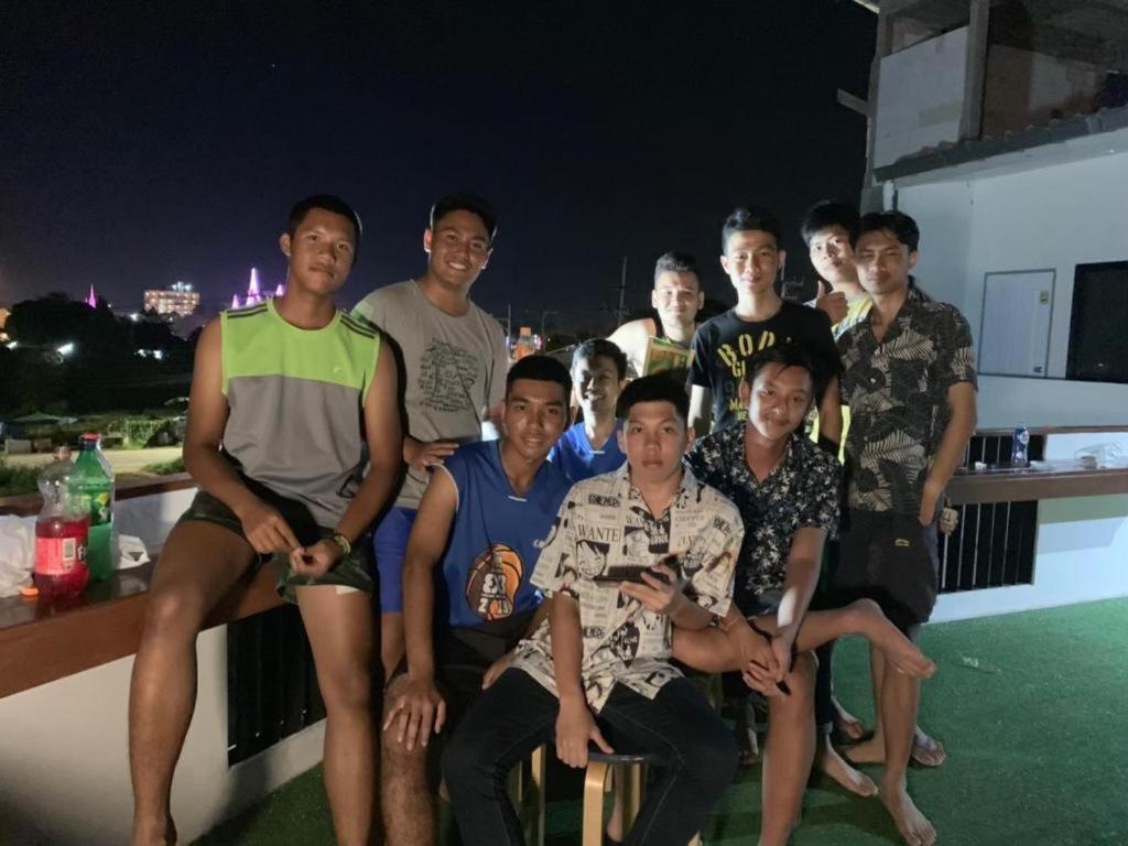 Sleepbox Hostel Suratthani Surat Thani Eksteriør billede
