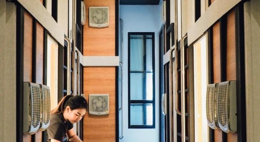 Sleepbox Hostel Suratthani Surat Thani Eksteriør billede