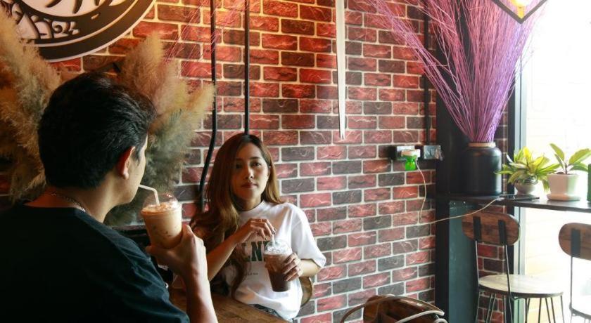 Sleepbox Hostel Suratthani Surat Thani Eksteriør billede